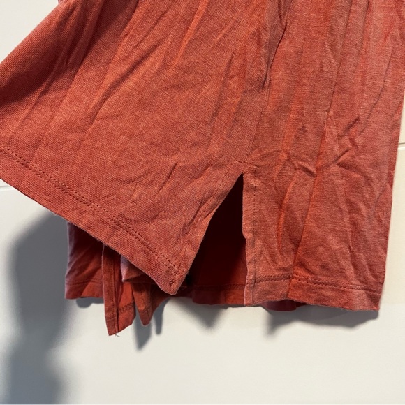 Lira | Graphic Tank Top - Picture 7 of 13